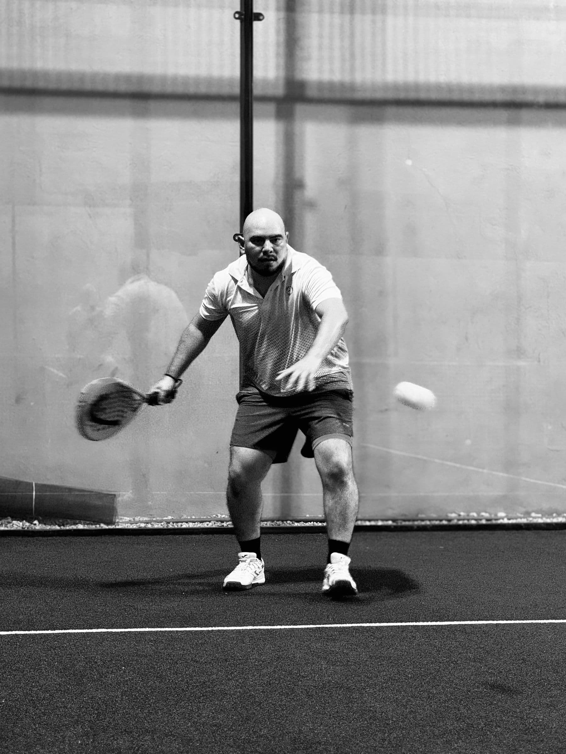 Jugador de padel durante un partido